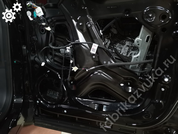 Первый слой изоляции правой передней двери Jetour Dashing