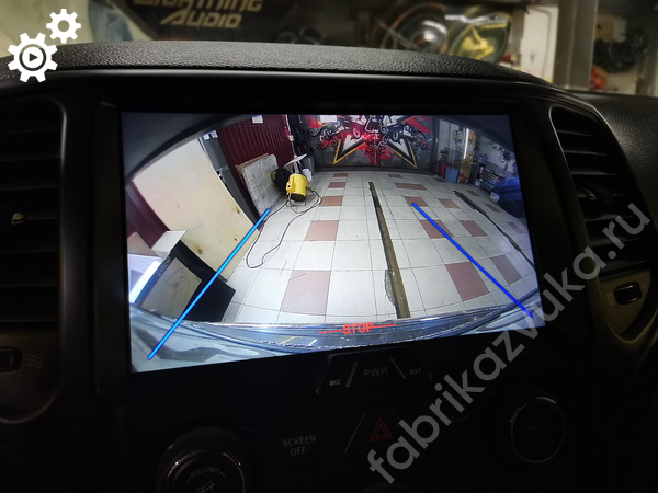 Монтаж камеры заднего вида на Jeep Grand Cherokee WK2