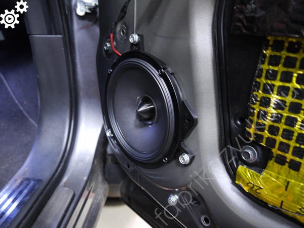 Установка акустики в передние двери Nissan Murano II Z51 Рест.2