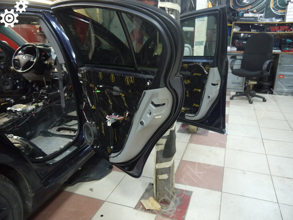 Шумоизоляция дверей Lexus GS III