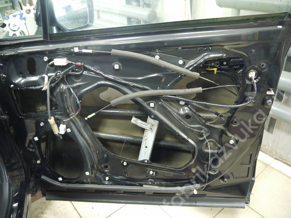Правая передняя дверь Subaru Forester IV до шумоизоляции