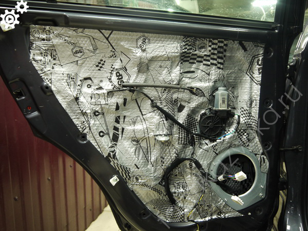 Шумоизоляция задней двери Kia Sportage III