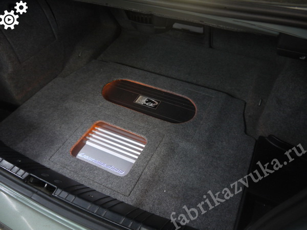 Установка усилителей в багажник BMW E46