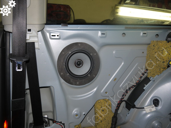 Установка задней акустики в Audi A3 II (8P)