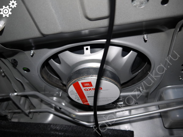 Установка задней акустики в Toyota Camry V40