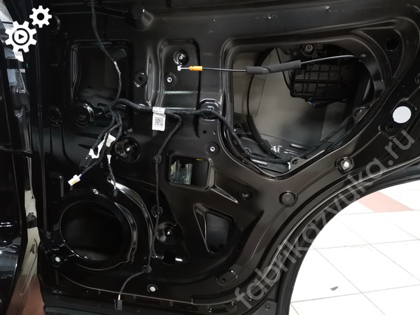 Штатная изоляция задней правой двери Jetour Dashing