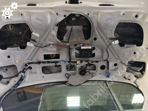 Виброизоляция крышки багажника Toyota RAV4 IV Рест.