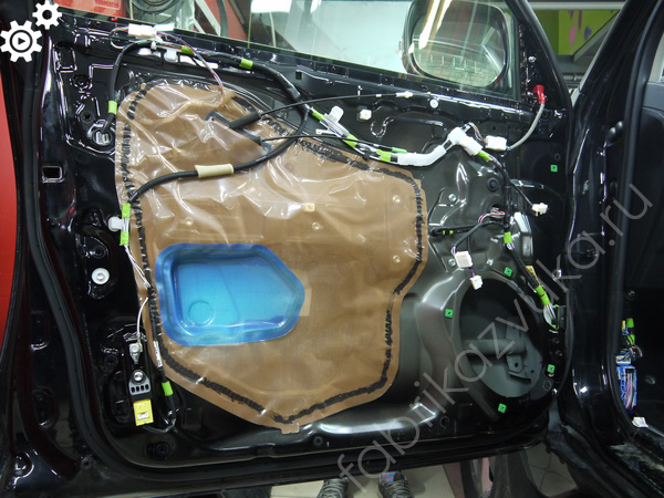 Левая передняя дверь перед шумоизоляцией | Toyota LC Prado 150 I Рестайлинг