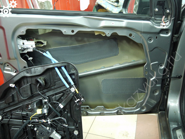 Штатная шумоизоляция дверей Hyundai Sonata VII