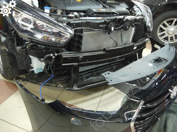 Процесс монтажа переднего парктроника в Hyundai i40