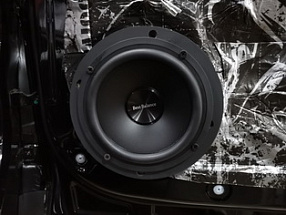 Установка акустики в Jetour Dashing