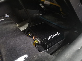 Моноблок на сабвуфер в Hyundai i30 II