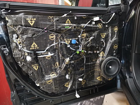 Новые динамики и виброизоляция дверей Toyota RAV4 V XA50