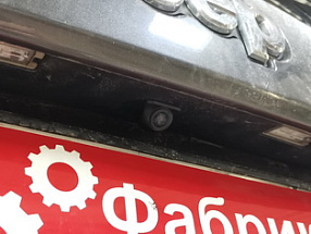 Камера заднего вида на Jeep Grand Cherokee WK2