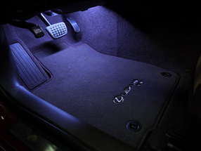 Подсветка ног в Lexus ES VI 200