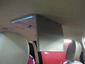 Потолочный монитор в Hyundai H-1 Starex
