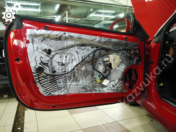 Шумоизоляция левой двери Audi A5