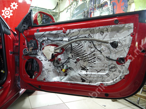 Шумоизоляция правой двери Audi A5