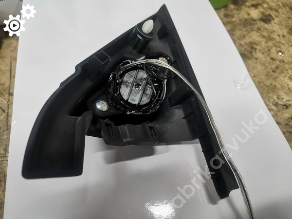 Установка твитеров в Mitsubishi Pajero 4 Установка твитеров в Mitsubishi Pajero 4