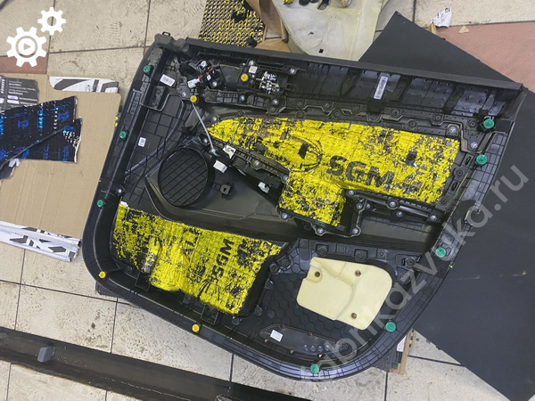 Виброизоляция обшивки правой передней двери | Hyundai Tucson III Рестайлинг Виброизоляция обшивки правой передней двери | Hyundai Tucson III Рестайлинг