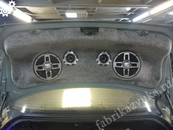 Акустика в крышке багажника BMW E46
