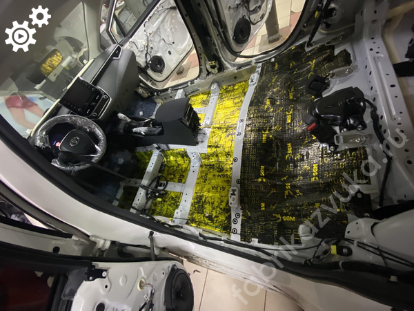 Виброизоляция пола и арок | Toyota Corolla XII (E210) Виброизоляция пола и арок | Toyota Corolla XII (E210)