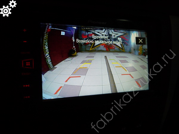 Изображение с камеры заднего вида на Nissan Almera III G15