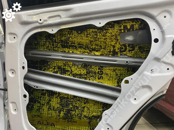 Виброизоляция правой задней двери | Hyundai Tucson III Рестайлинг Виброизоляция правой задней двери | Hyundai Tucson III Рестайлинг