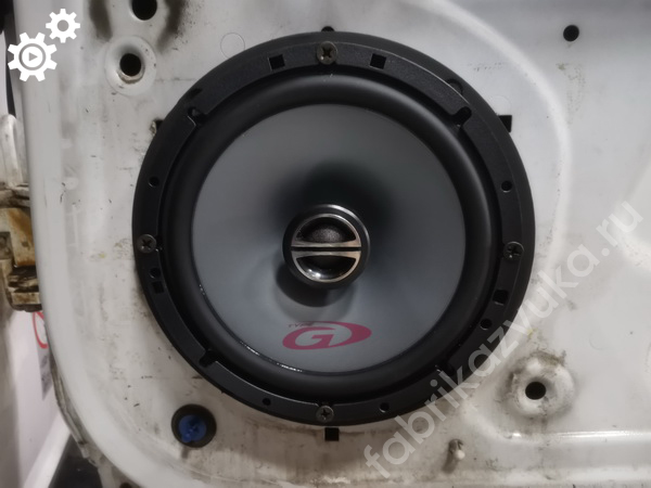 Установка тыловой акустики в Audi A3