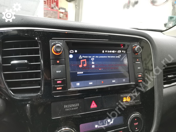 Штатная магнитола в Mitsubishi Outlander III Штатная магнитола в Mitsubishi Outlander III