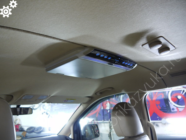 Установка потолочного монитора в Hyundai H-1 Starex