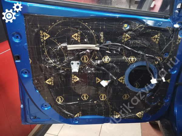 Внешняя виброизоляция левой передней двери | Hyundai Creta I Внешняя виброизоляция левой передней двери | Hyundai Creta I