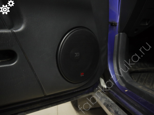 Установка передних динамиков в Toyota RAV4
