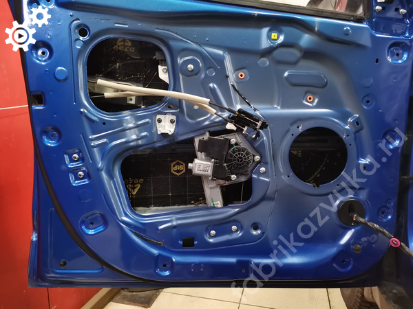 Внутренняя виброизоляция левой передней двери | Hyundai Creta I Внутренняя виброизоляция левой передней двери | Hyundai Creta I