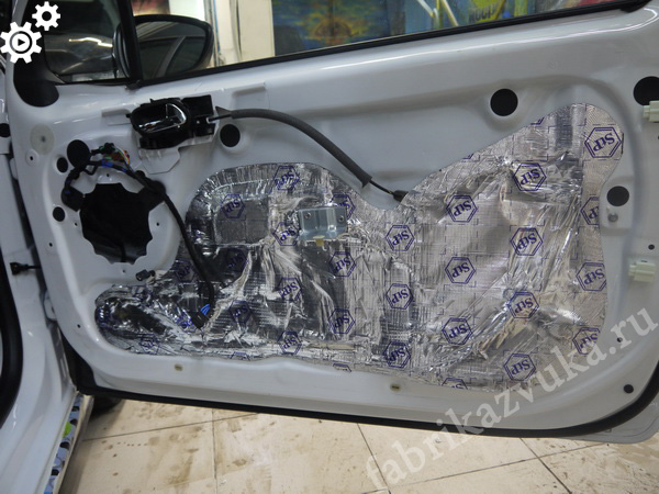 Citroen DS3 - установка шумоизоляции дверей