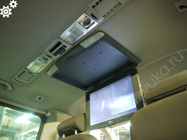 Монтаж монитора на потолок Multivan T5
