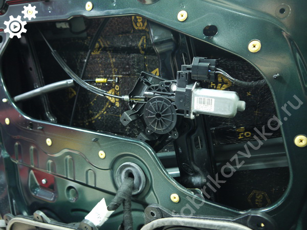 Виброизоляция передней двери Range Rover Evoque