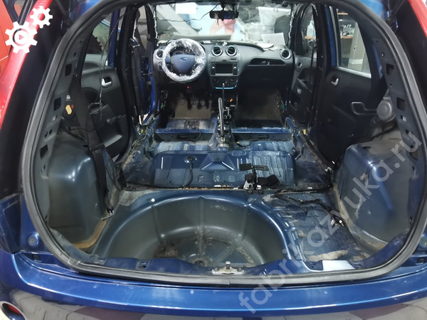 Багажник Ford Fiesta mk5 до виброизоляции Багажник Ford Fiesta mk5 до виброизоляции