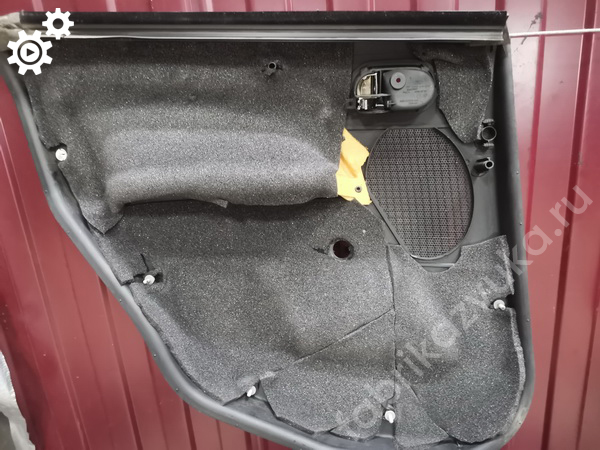 Шумоизоляция правой задней двери Ford Fiesta mk5 Шумоизоляция правой задней двери Ford Fiesta mk5
