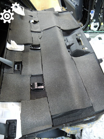 Крышка багажника Toyota Camry VIII - слой шумоизоляции
