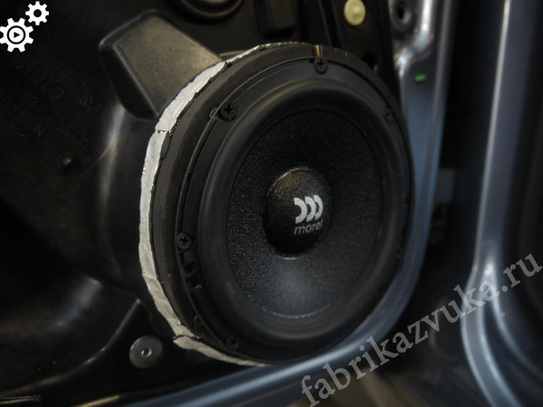 Установка передней акустики на Volkswagen Golf 6