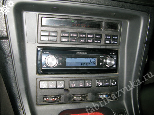 Магнитола в BMW 850i E31