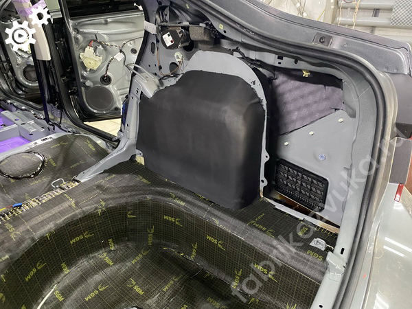 Volkswagen Polo VI - шумоизоляция правой колёсной арки | SGM