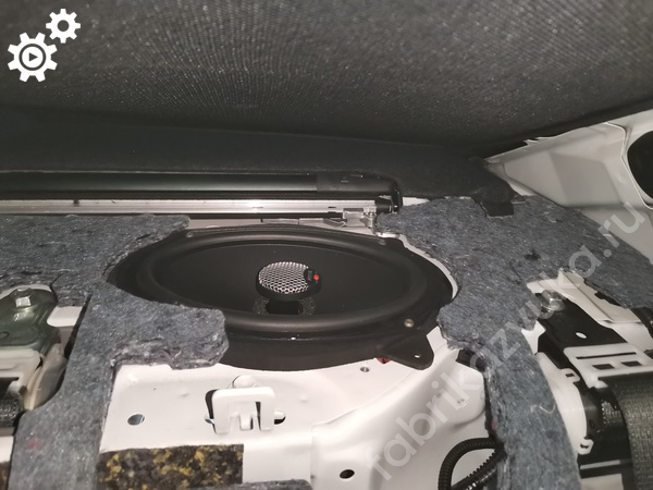 Монтаж задней акустики в Toyota Camry VII XV50 Рестайлинг 2