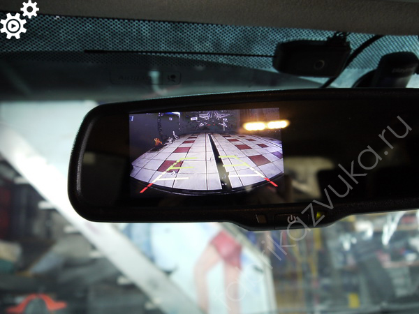 Установка зеркала с дисплеем в Ford Focus 2