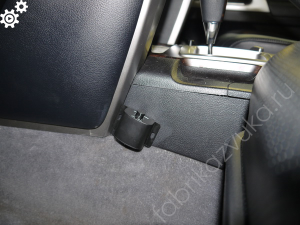 Протяжка регулятора баса в Toyota Land Cruiser 200