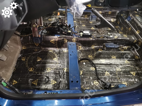 Виброизоляция пола Ford Fiesta mk5 материалом StP Виброизоляция пола Ford Fiesta mk5 материалом StP