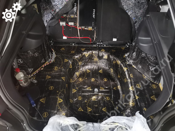 Виброизоляция багажника Lada Granta