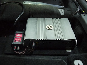Усилитель под сиденье в Ford Fiesta Mk6