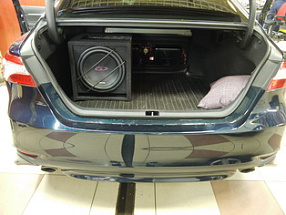 Пассивный сабвуфер в багажник Toyota Camry VIII (XV70)